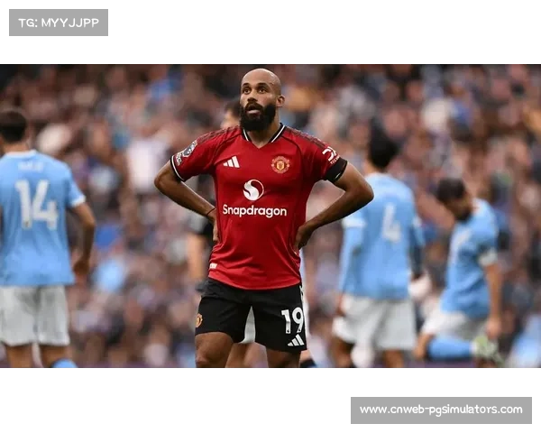 曼联或继续三中卫阵型 姆贝莫库尼亚携手锋线攻击